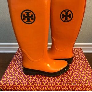 NEW Tory Burch Logo Rain Boots, Size 8